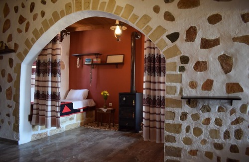 Megala Chorafia House | Eirini's Traditional Stone House
