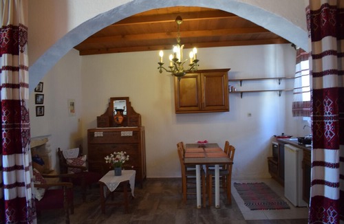 Megala Chorafia House | Eirini's Traditional Stone House