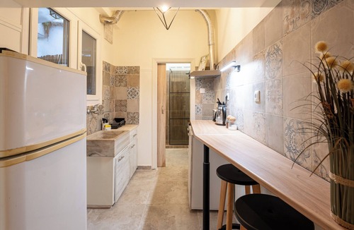 Athens Apartment | Elegant 2-bedroom apartment Near National Museum