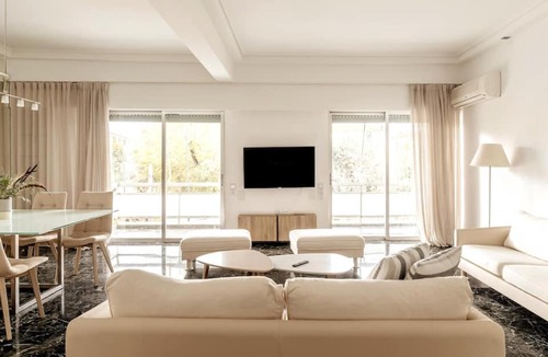 New Kypseli Apartment | Elegant 2BD Evelpidon Apartment