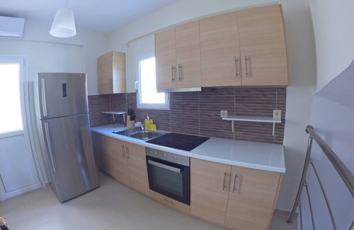 Loutraki House | Elegant 4BR Maisonette | For Families & Groups