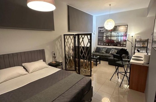 Elliniko-Argyroupoli Apartment | Elegant Escapes 5