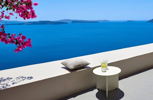 Oia Villa | Elegant Santorini House | 3 Bedroom Villa | Caldera View-HotTub