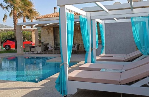 Nopigia Villa | Elena Villa