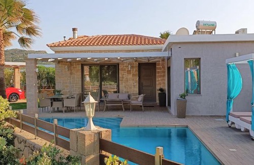 Nopigia Villa | Elena Villa
