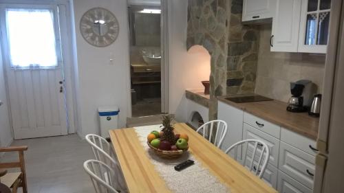 Tripiti Apartment | Eleni's traditional house