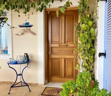 Agii Anargiri House | Elichrisos Apartment Spetses