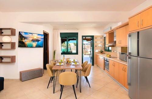 Paralia Kourna House | Eliomar Villa am Strand by Interhome