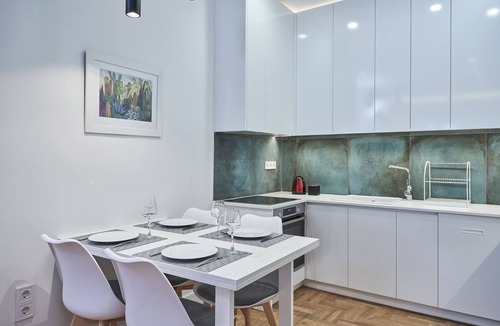 Ilisia House | Elite Living 2bd Apt next to Hilton-Ilisia Park