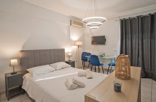 Peiraiki Apartment | Ella Suite Piraeus Stylish St, Balcony & Sea View