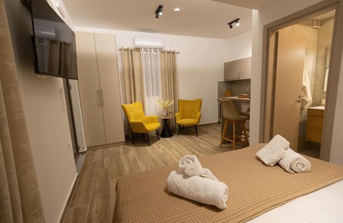 Gythio Apartment | Elysian Studios