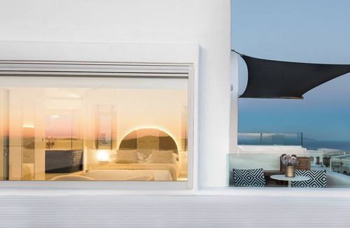 Fira Villa | Emfasis Luxury Villa