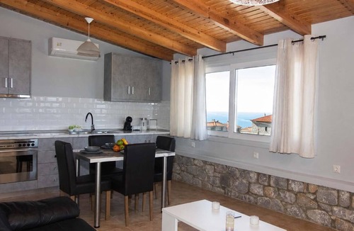 Lefktron Apartment | Emilia's Guest House with Sea View Balcony, Stoupa