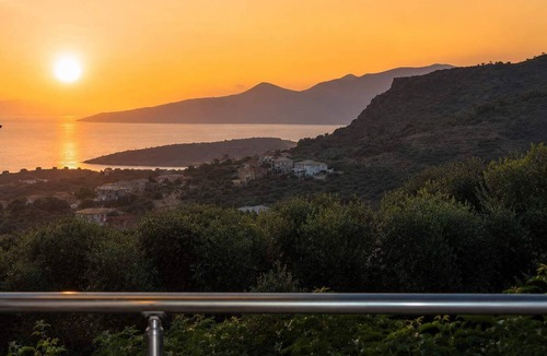 Lefktron Apartment | Emilia's Guest House with Sea View Balcony, Stoupa