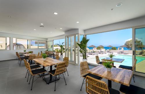 Kamari Apartment | En Plo Boutique Suites