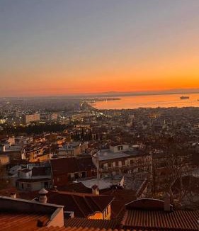 Ano Poli Apartment | Endless view
