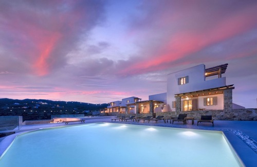 Ano Mera Apartment | Enjoy the sunset in a boho ambiance with the best view over the sea