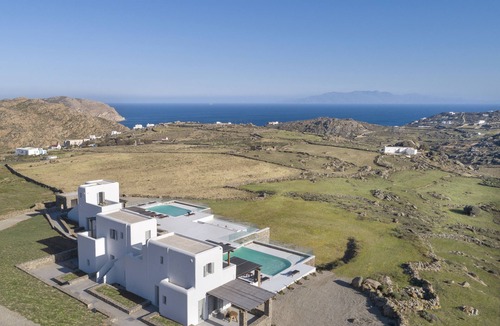 Ano Mera Apartment | Enjoy the sunset in a boho ambiance with the best view over the sea