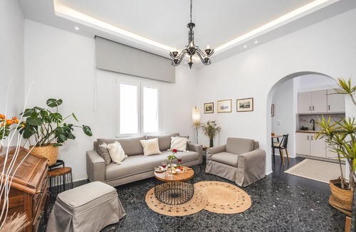 Old Town Naxos Apartment | Ep'Avlis Boutique Apartments