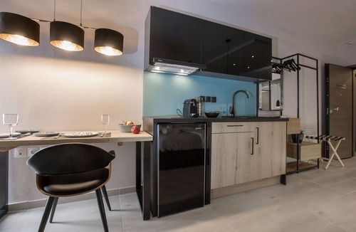 Monastiraki Apartment | Ermou w Jacuzzi Acropolis View Monastiraki