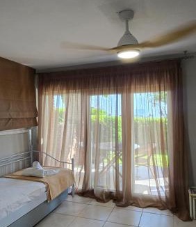 Polichrono Apartment | Evita Maisonette, Elegant Beachfront apt, Polychrono