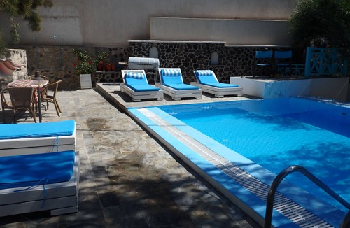 Perissa Villa | Evizorzia Villas -Olive Tree Green Villa