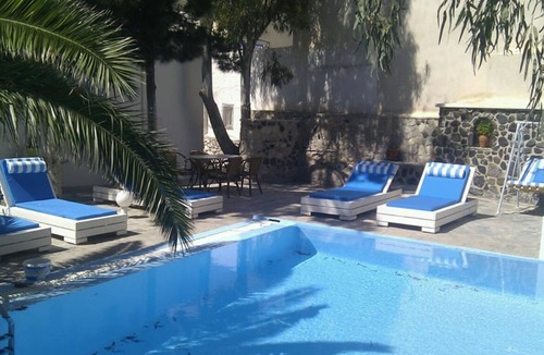 Perissa Villa | Evizorzia Villas -Olive Tree Green Villa