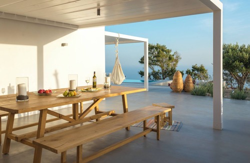 Santorini Apartment | Exclusive dual-suite unit with private infinity pools at Santorini Heights