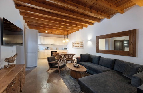 Lindos Villa | Exclusive Villa Qupi in the center of Lindos separate staff accommodation