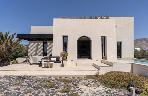 Exomytis Villa | Exomitis1 Cellar & Sea Escape