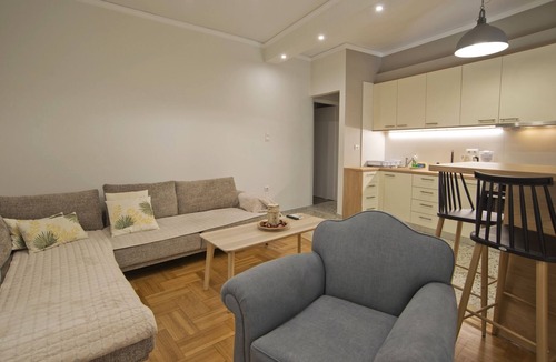 Athens Apartment | Fabi's Place Luxurious 2BR, Fully Renovated Apt