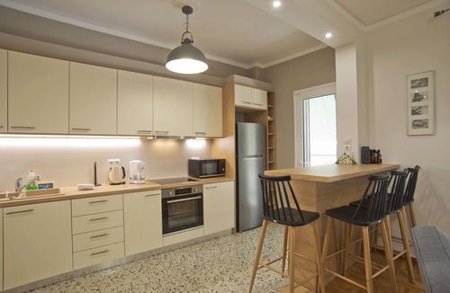 Athens Apartment | Fabi's Place Luxurious 2BR, Fully Renovated Apt