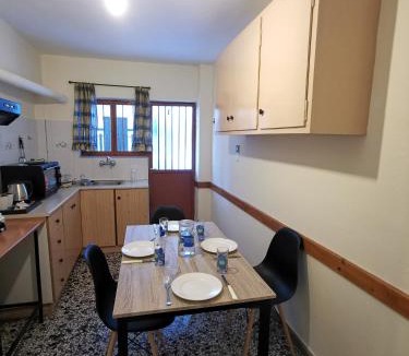 Kamena Vourla Apartment | Family apartment with 2 bedrooms to the city center