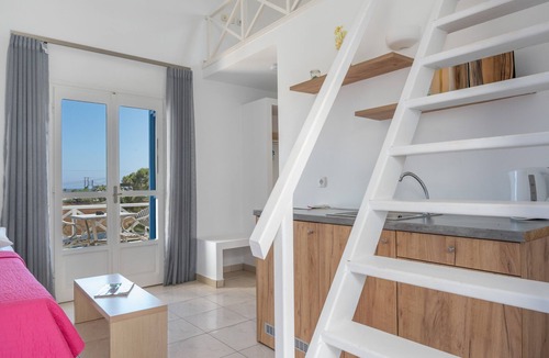 Agios Georgios Bed & Breakfast | Family Maisonette Apartment - Sleeps 5