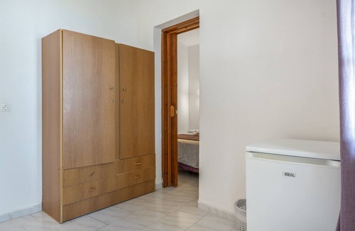 Amoopi Apartment | 'Family Room with Separate Bedrooms' with Sea View and Shared Pool