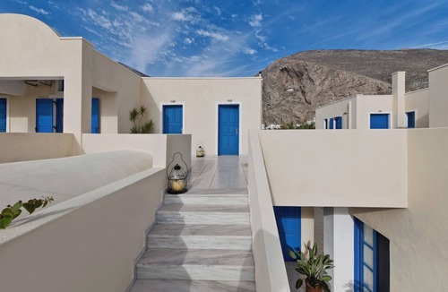 Perissa Apartment | Family Suite Steps from Perissa Black Sand Beach