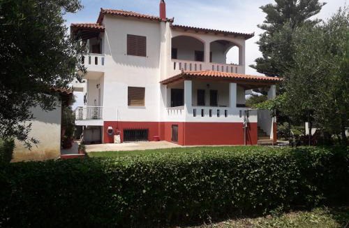 Lepreo Villa | Family Villa Dora