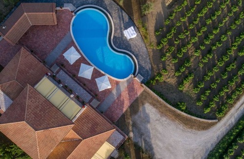 Agia Marina House | Fantastische Villa Anastasia mit großem Pool by Interhome