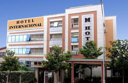 Mbrostar-Urë Hotel | Fieri International Hotel