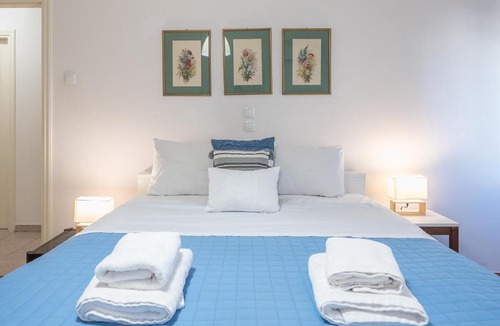 Kypseli Apartment | FilOikos Reunion Central Mansion 5BR 3BA