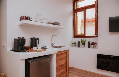Arachova Apartment | Fireplace Escape