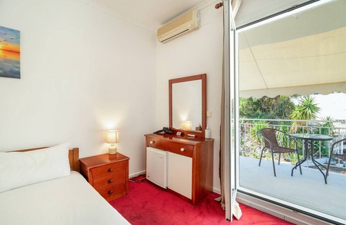 Episkopos Apartment | 'First Floor' Room Shared Pool and Wi-Fi