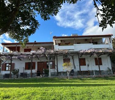 Marathias Villa | Fokiotrypa Seaside Retreat