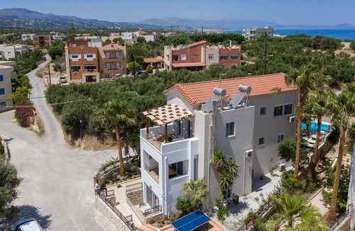 Sfakaki Villa | Foothills Blue 6 villa, pool,near beach