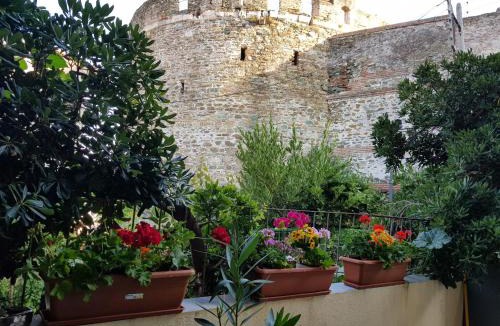 Agios Pavlos Apartment | Frida's House in Old Town Thessaloniki