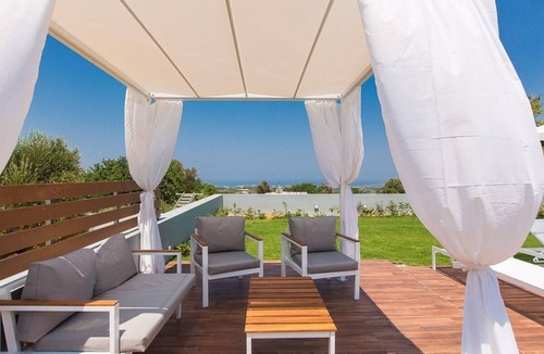 Skouloufia House | Fully detached designer villa Vilana