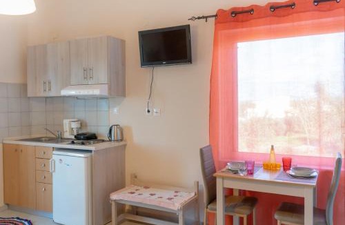 Adelianos Kampos Apartment | Fully Renovated Sea View Apartment
