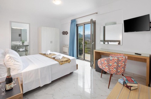 Paleokastritsa Apartment | Fundana Villas