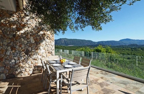 Paleokastritsa Apartment | Fundana Villas