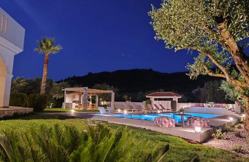 Neromilos Villa | Gala's Elegant Home Villa